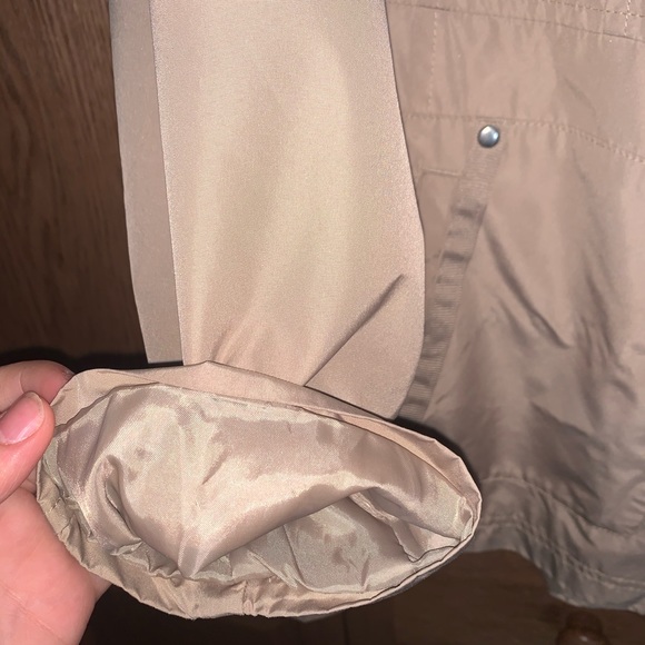 Light Weight Jacket. - Picture 3 of 4